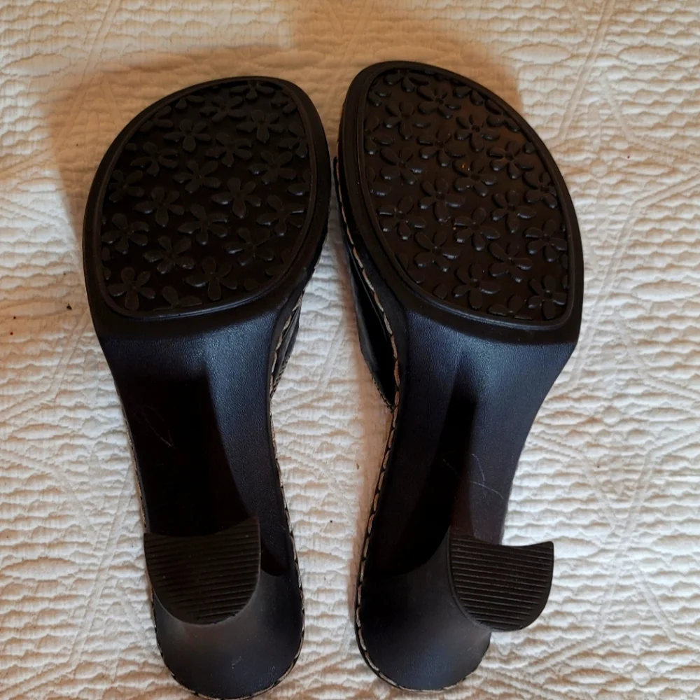 Mudd Open Toe Buckle Mule Heels 4" Women's Color Black Size 10 Used - Picture 7 of 8